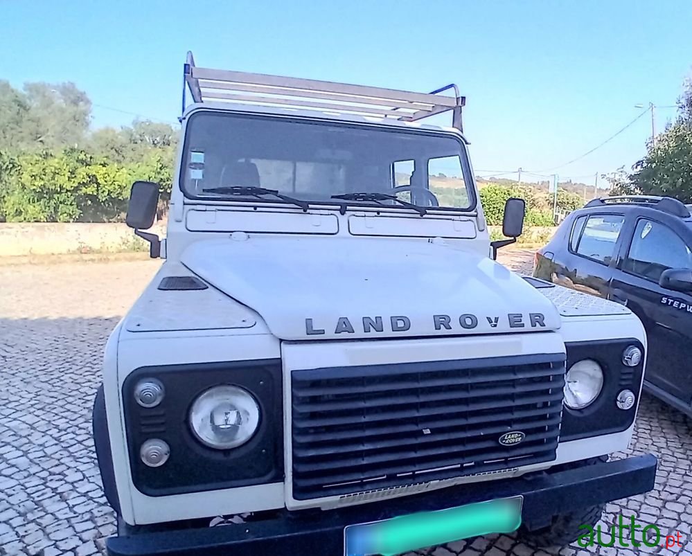 2000' Land Rover Defender photo #2