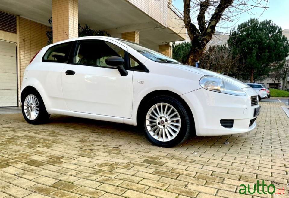 2007' Fiat Grande Punto Sport photo #3