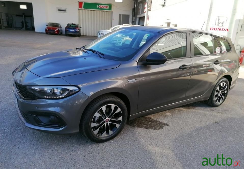 2021' Fiat Tipo Station Wagon photo #5
