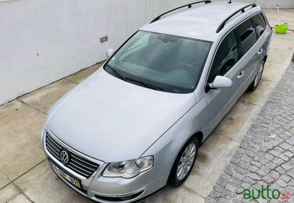 2005' Volkswagen Passat photo #1