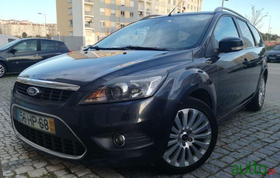 2009' Ford Focus Sw photo #2