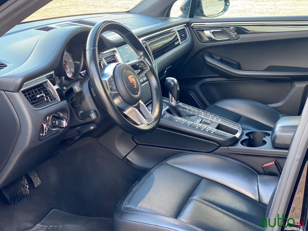 2017' Porsche Macan photo #6