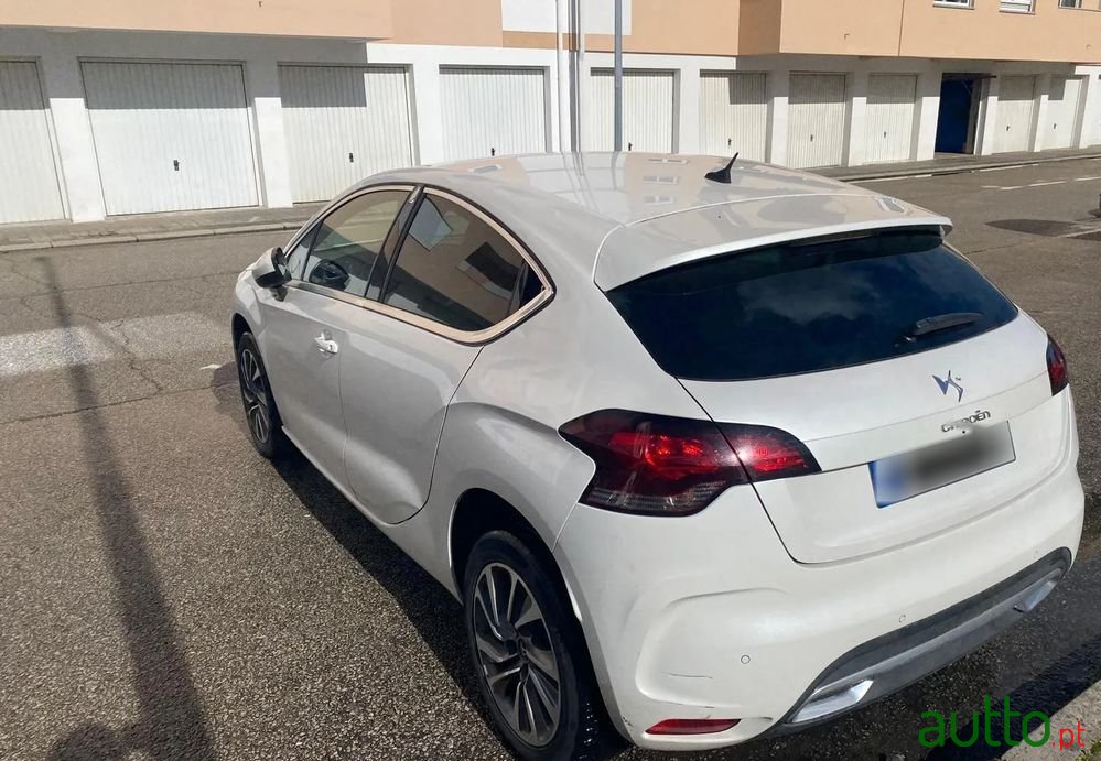 2013' Citroen DS4 photo #6