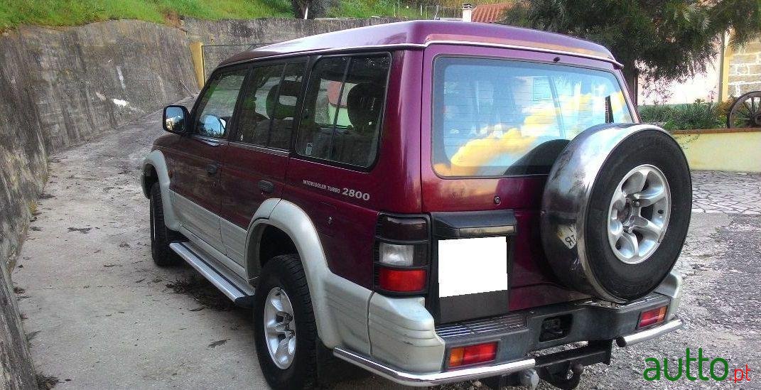 2000' Mitsubishi Pajero photo #2