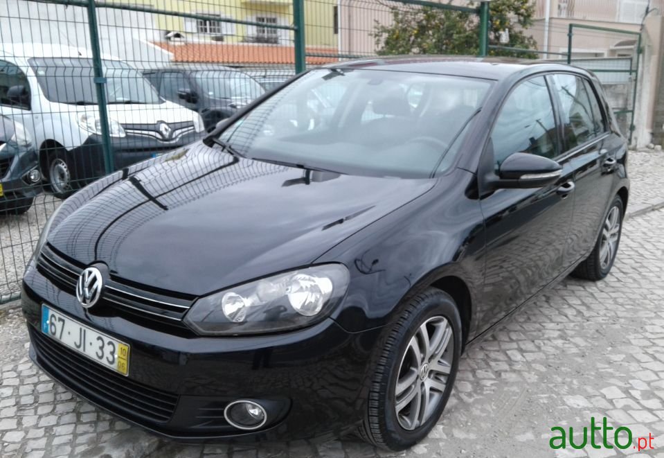 2010' Volkswagen Golf photo #1