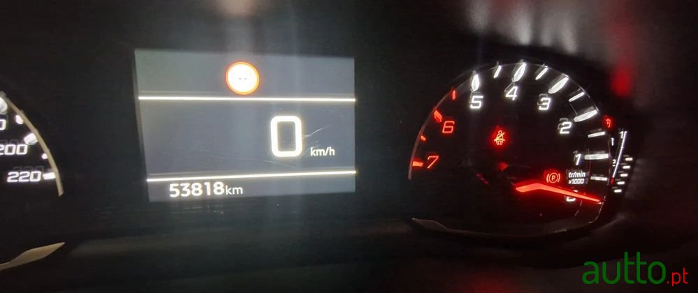 2020' Peugeot 2008 photo #5