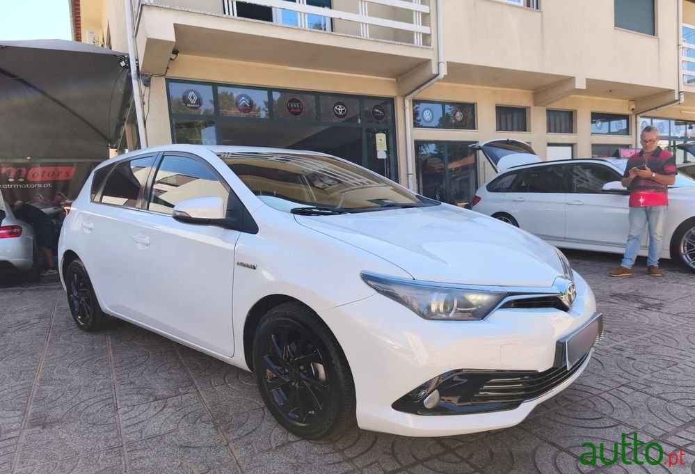 2016' Toyota Auris photo #5