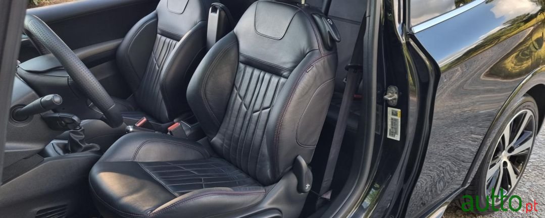 2015' Peugeot 208 photo #5