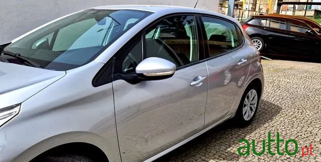 2016' Peugeot 208 photo #3