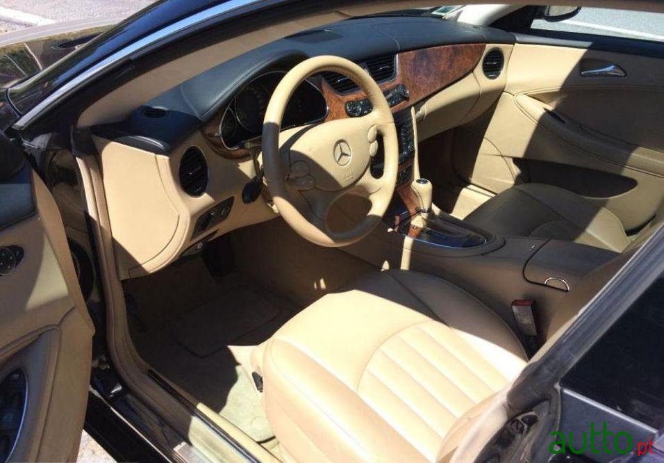 2007' Mercedes-Benz Cls-320 Cdi photo #1