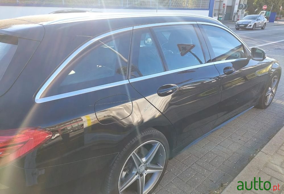 2015' Mercedes-Benz Classe C photo #2