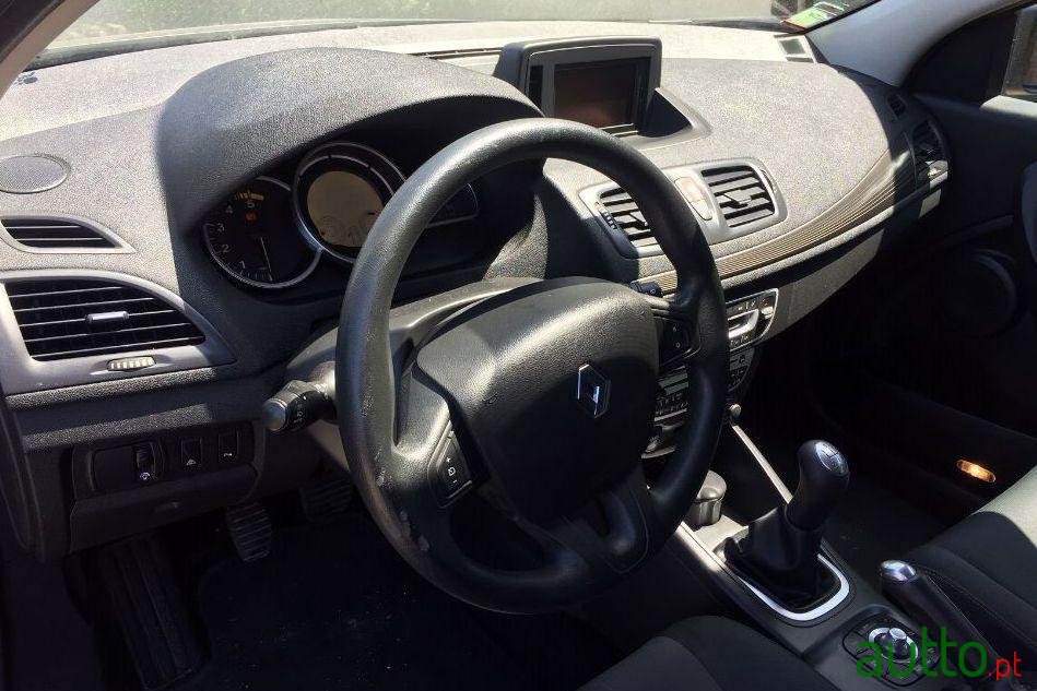 2009' Renault Megane photo #4