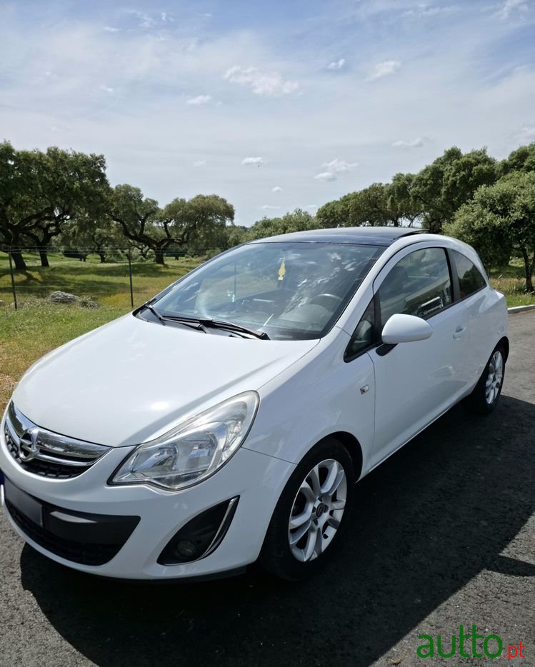 2011' Opel Corsa 1.2 Street Edition photo #4
