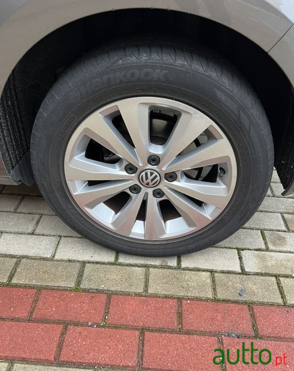 2017' Volkswagen Golf photo #3