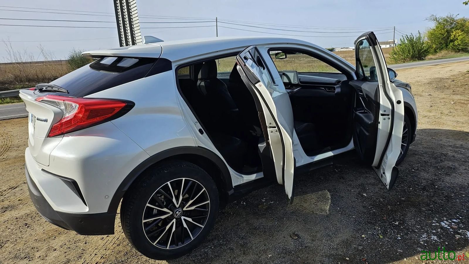 2018' Toyota C-HR photo #4