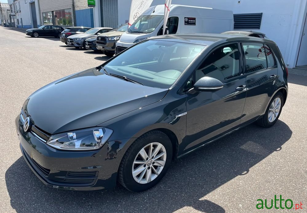 2015' Volkswagen Golf photo #1