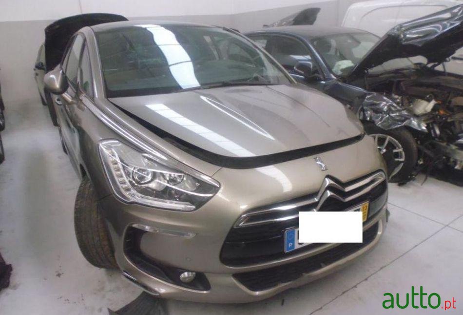 2013' Citroen DS5 2.0 Hdi So Chic photo #1