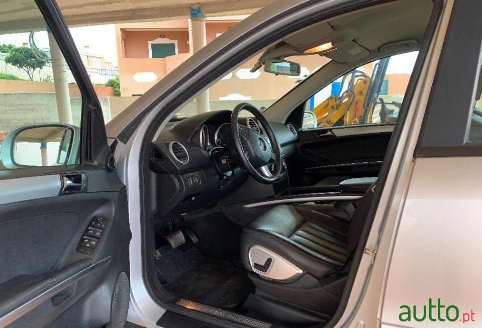 2007' Mercedes-Benz Ml-320 photo #2