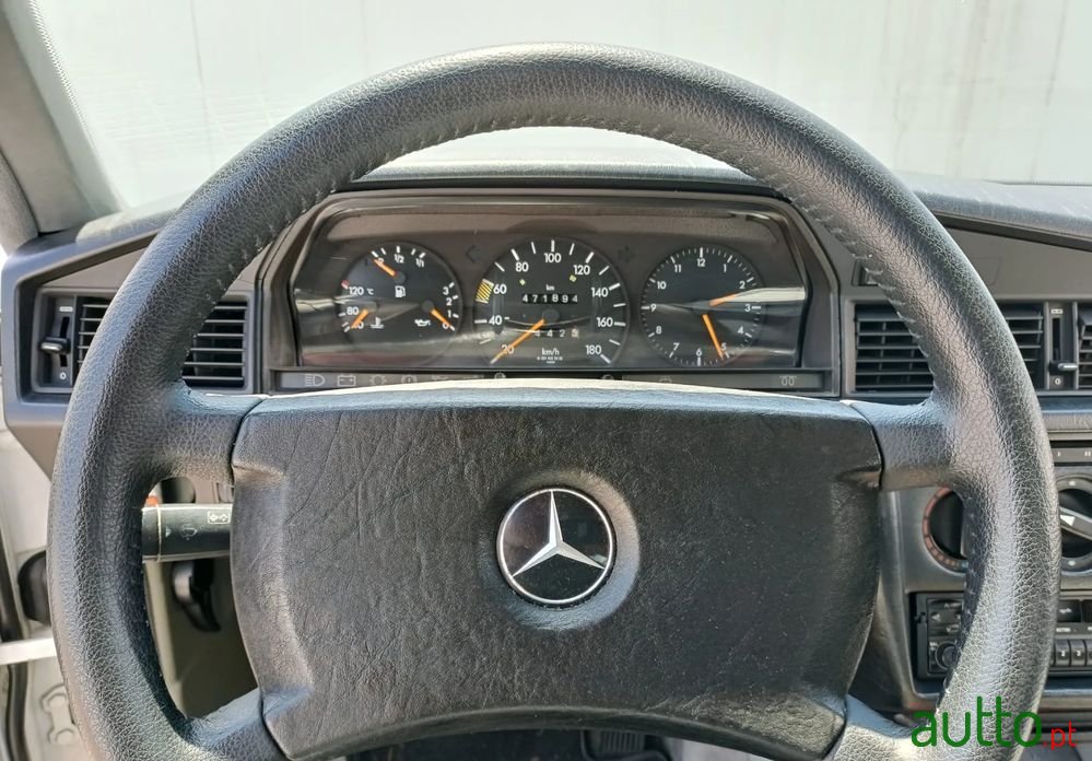 1991' Mercedes-Benz 190 D 2.0 photo #6