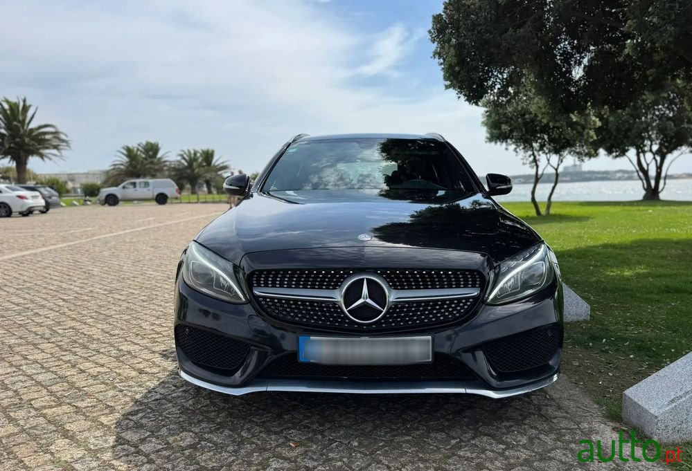 2015' Mercedes-Benz Classe C photo #6