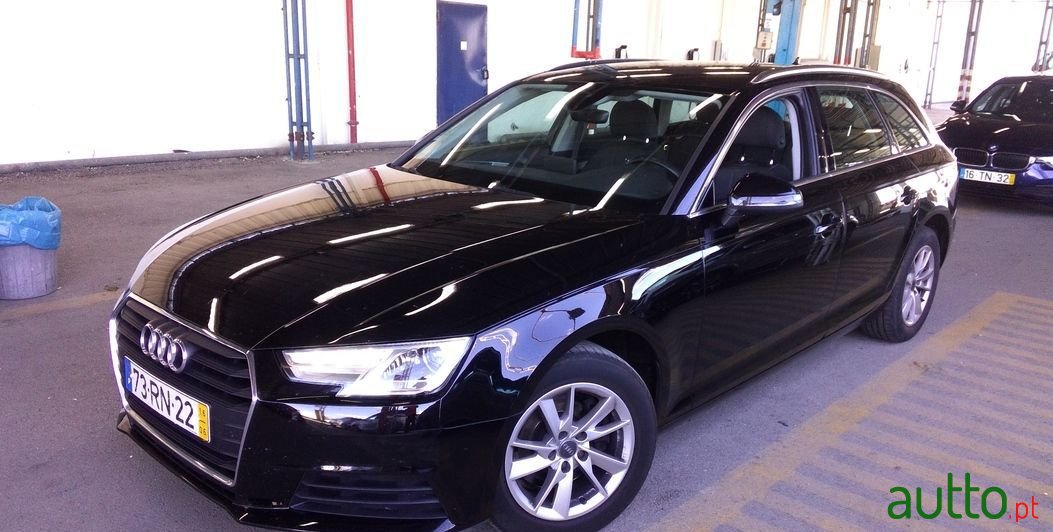 2016' Audi A4 Avant photo #2