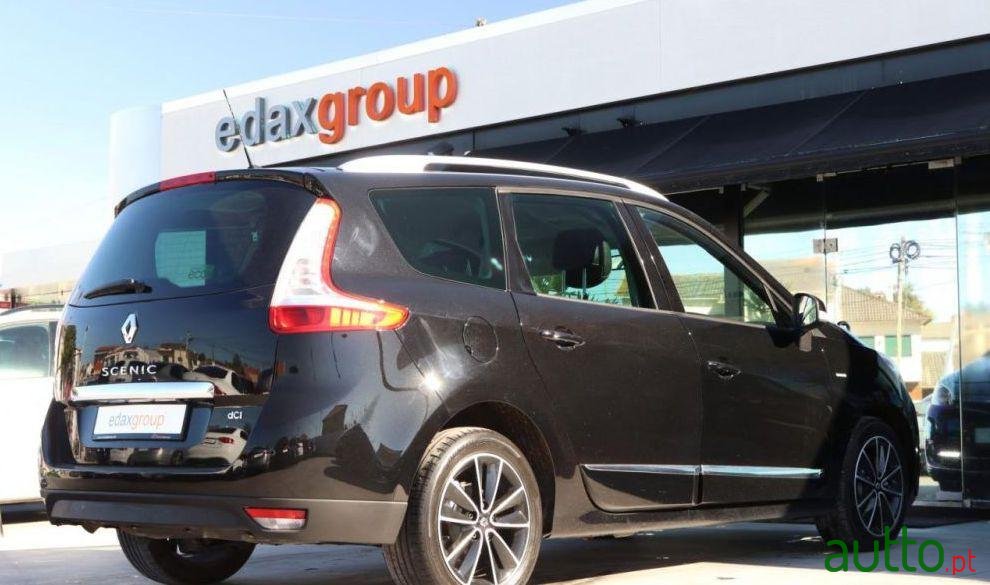 2014' Renault Scenic photo #2