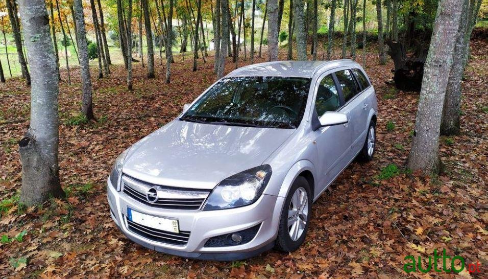 2007' Opel Astra Caravan photo #2