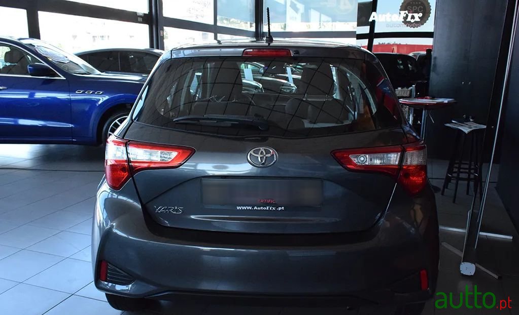 2018' Toyota Yaris photo #3