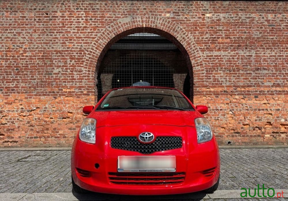 2008' Toyota Yaris 1.0 Vvt-I Ac photo #2