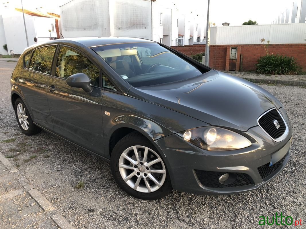 2009' SEAT Leon photo #4