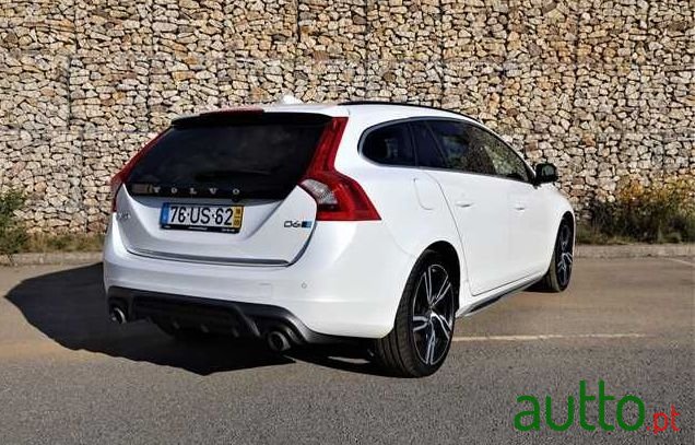 2018' Volvo V60 photo #3