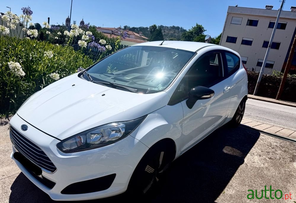 2014' Ford Fiesta photo #3