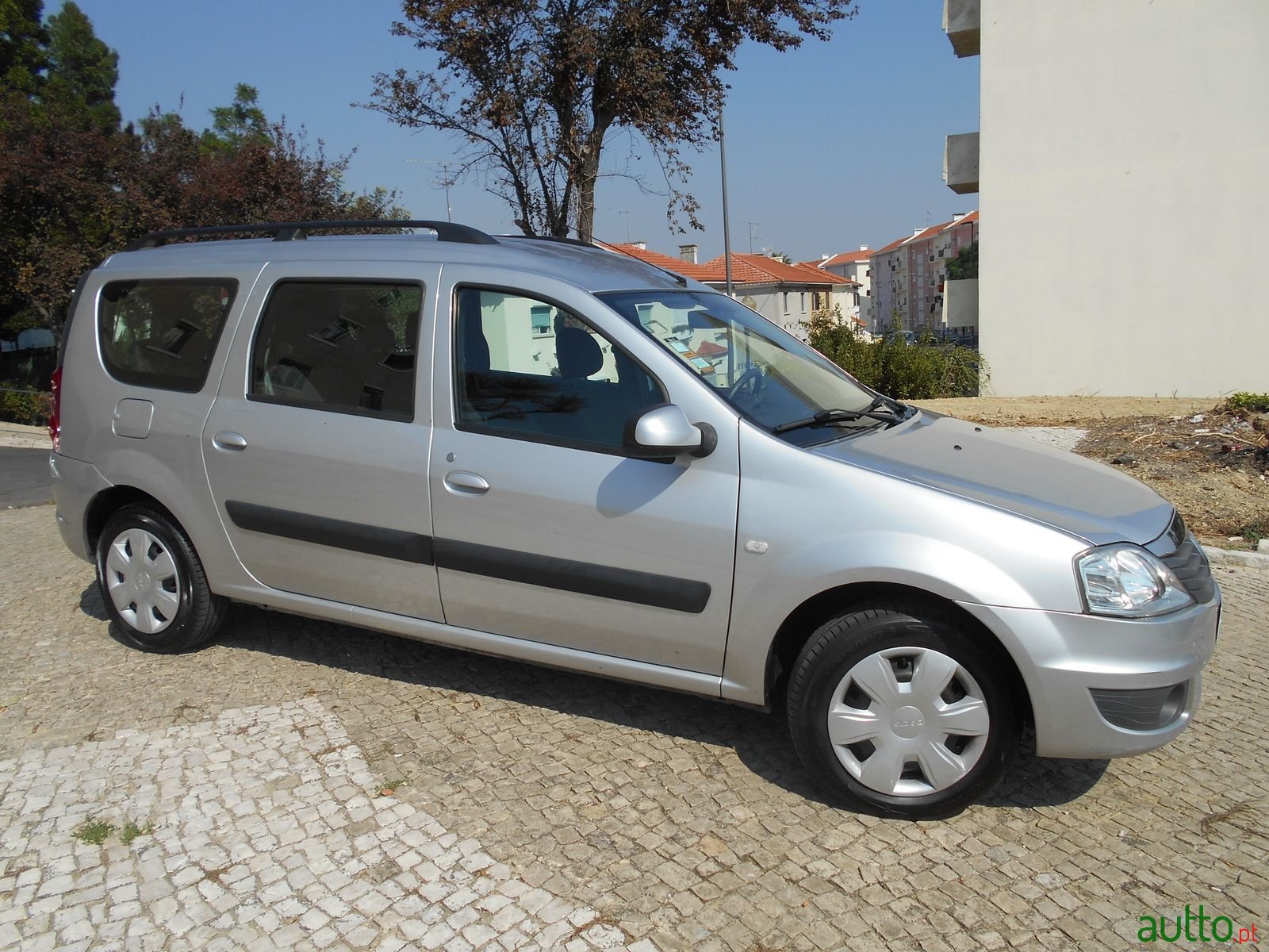 2010' Dacia Logan 1.5 DCI 7 Seater photo #6
