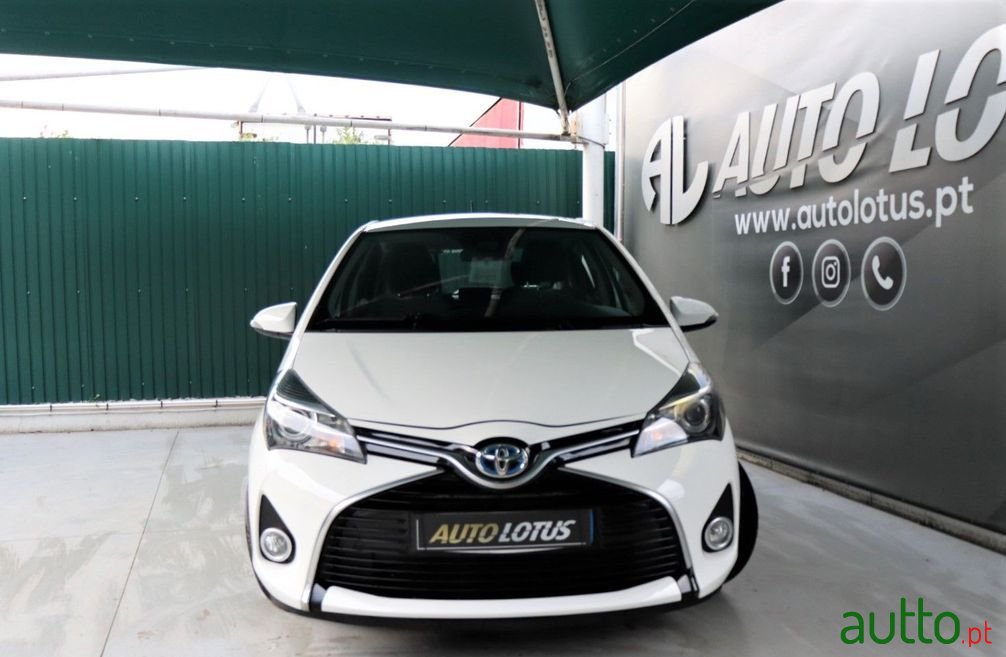 2016' Toyota Yaris photo #2