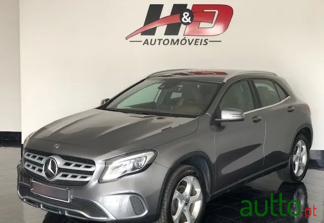 2018' Mercedes-Benz Gla-180 photo #1