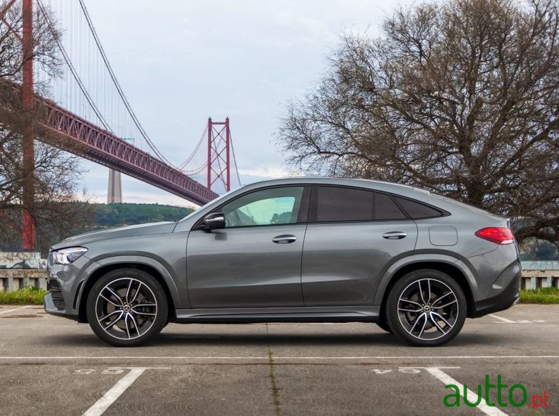 2022' Mercedes-Benz Classe Gle photo #3