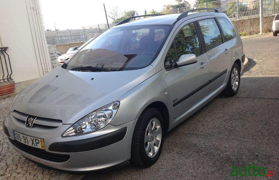 2004' Peugeot 307 Sw photo #1