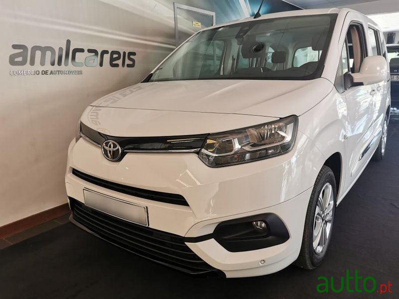 2021' Toyota ProAce City Verso photo #3