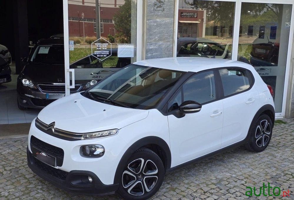 2018' Citroen C3 1.2 Puretech Feel photo #1
