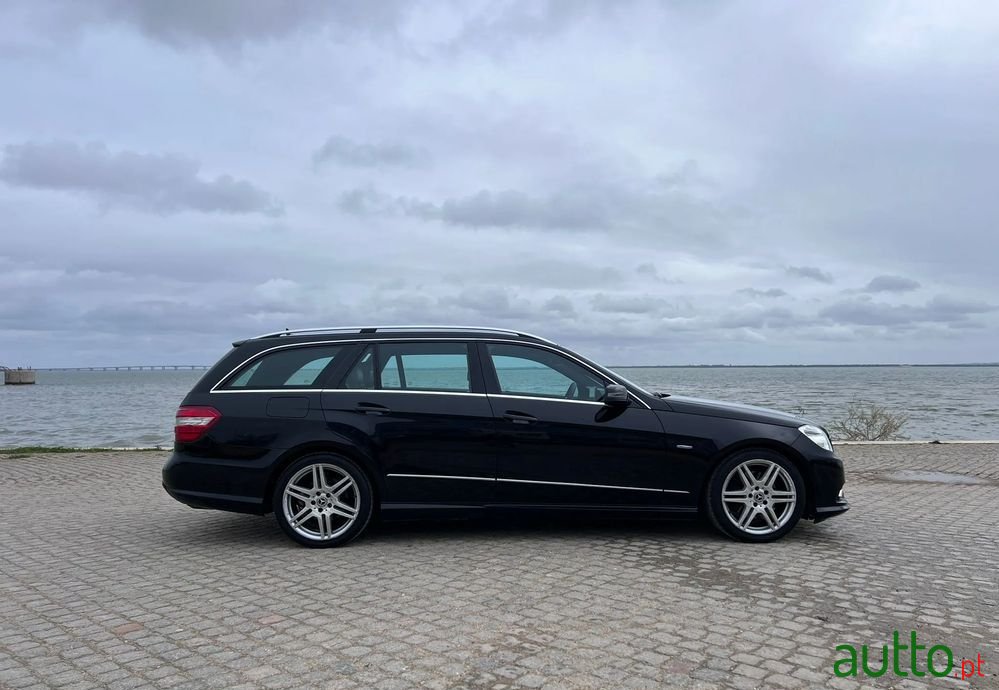 2010' Mercedes-Benz E 250 photo #6