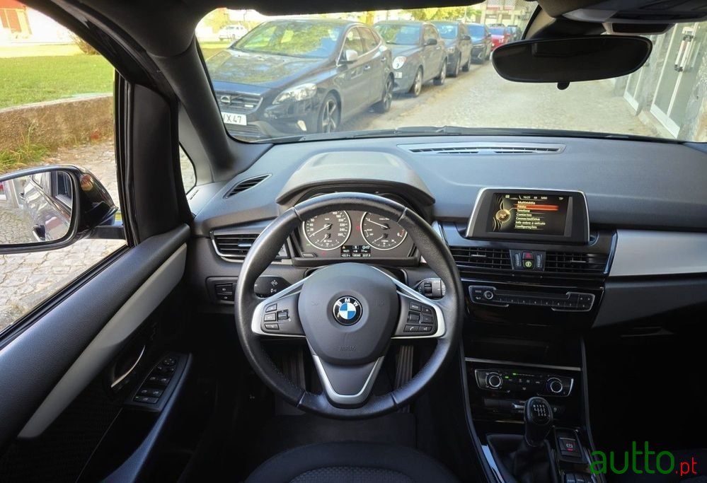 2015' BMW Série 2 D Line Sport photo #6