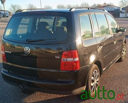 2006' Volkswagen Touran 1.4 Tsi Trendline 5L photo #4