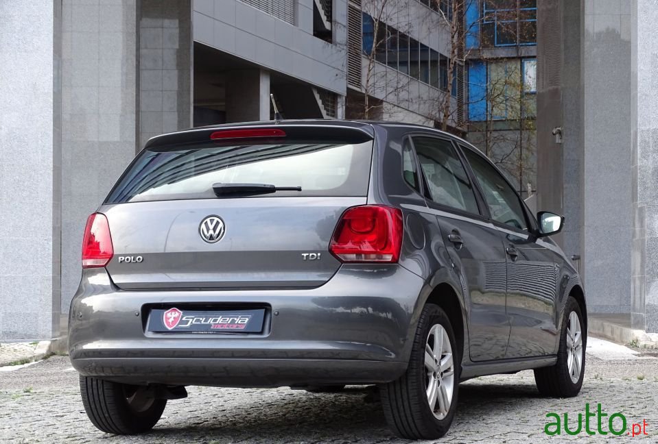 2013' Volkswagen Polo photo #3