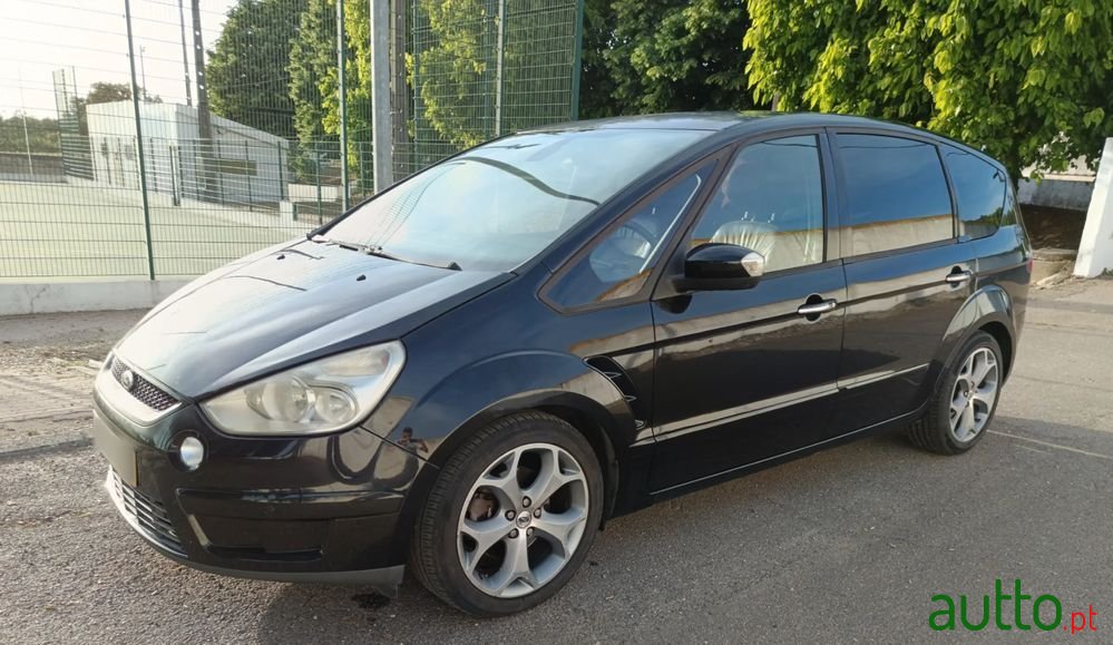 2010' Ford S-Max photo #2