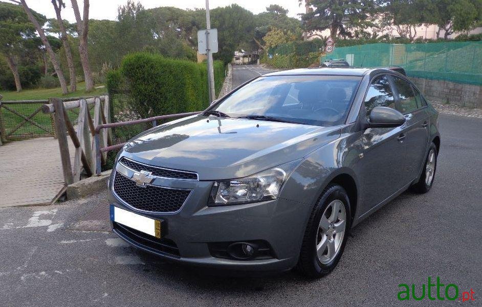 2010' Chevrolet Cruze 1.6I  Ls photo #2