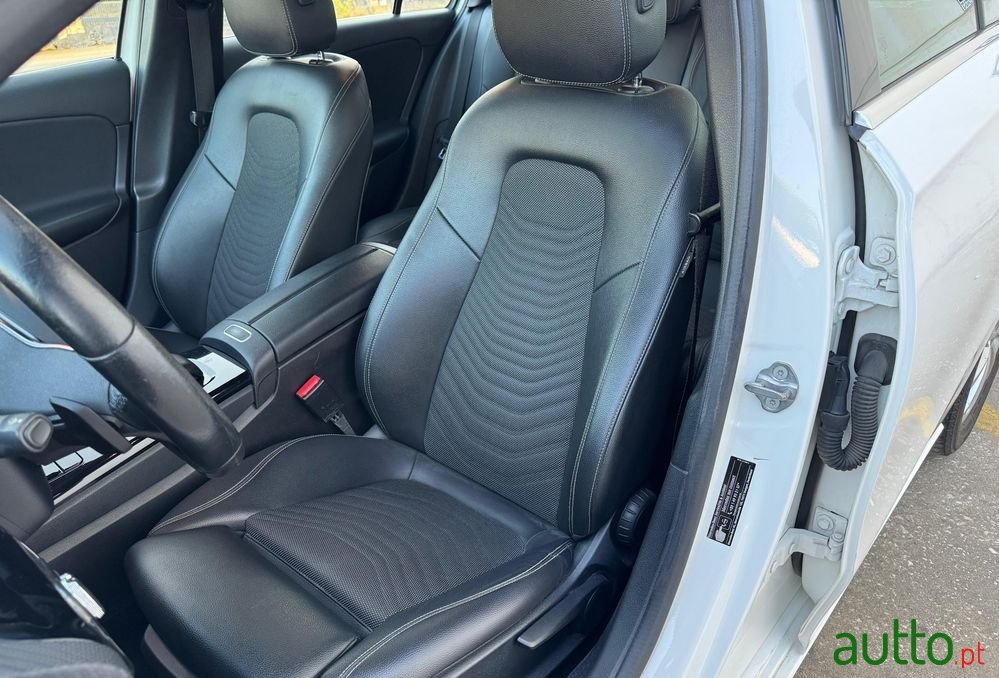 2021' Mercedes-Benz Classe A D 8G-Dct photo #6