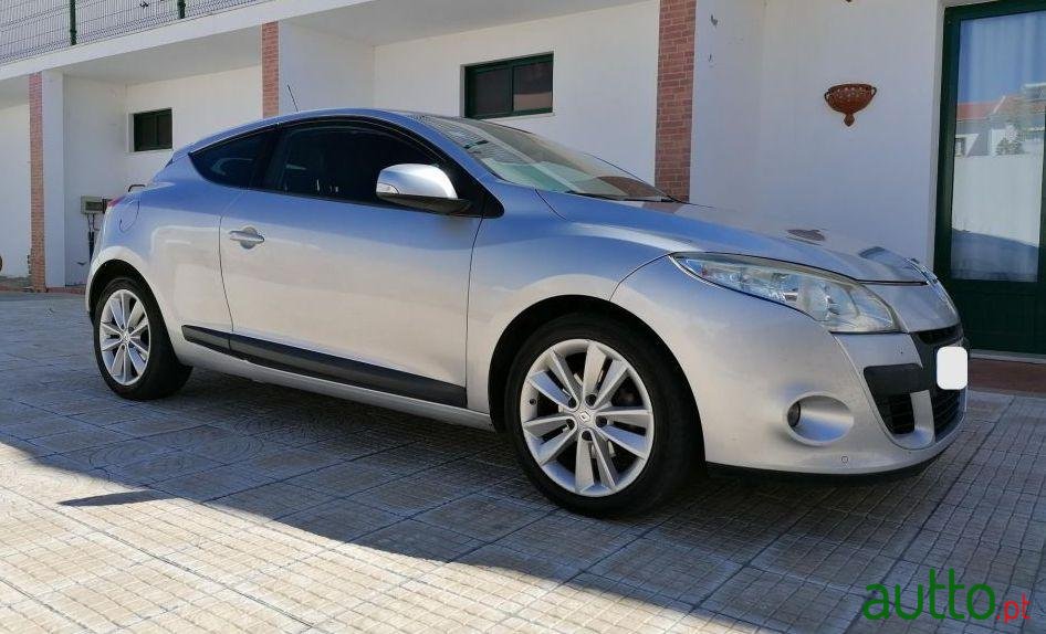 2010' Renault Megane 3 photo #2