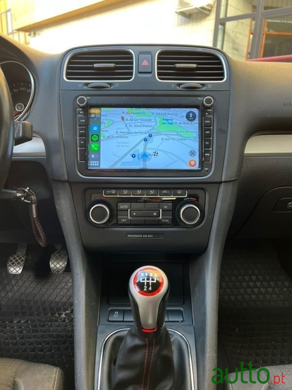 2011' Volkswagen Golf photo #2