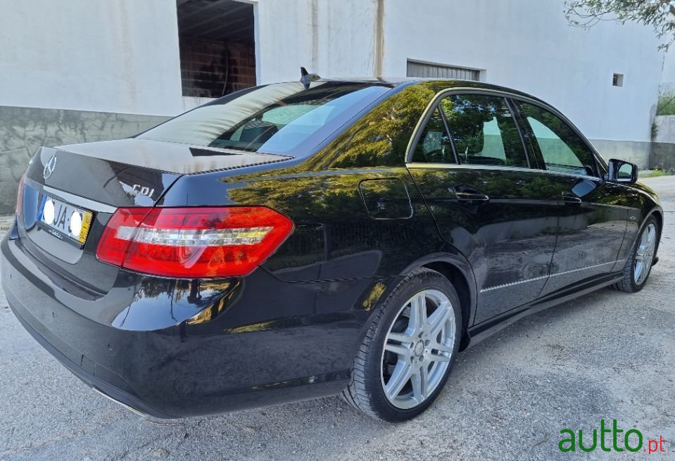 2010' Mercedes-Benz E-350 photo #6