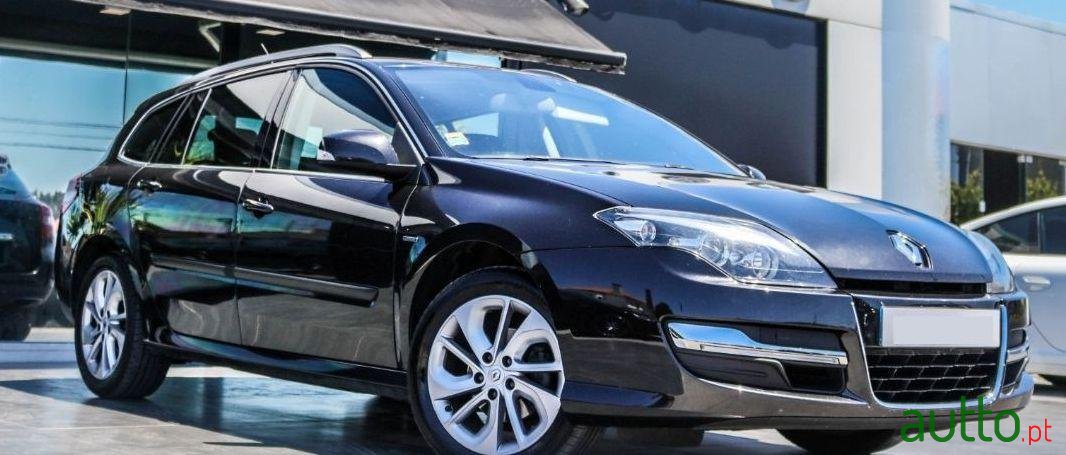 2014' Renault Laguna Break photo #2